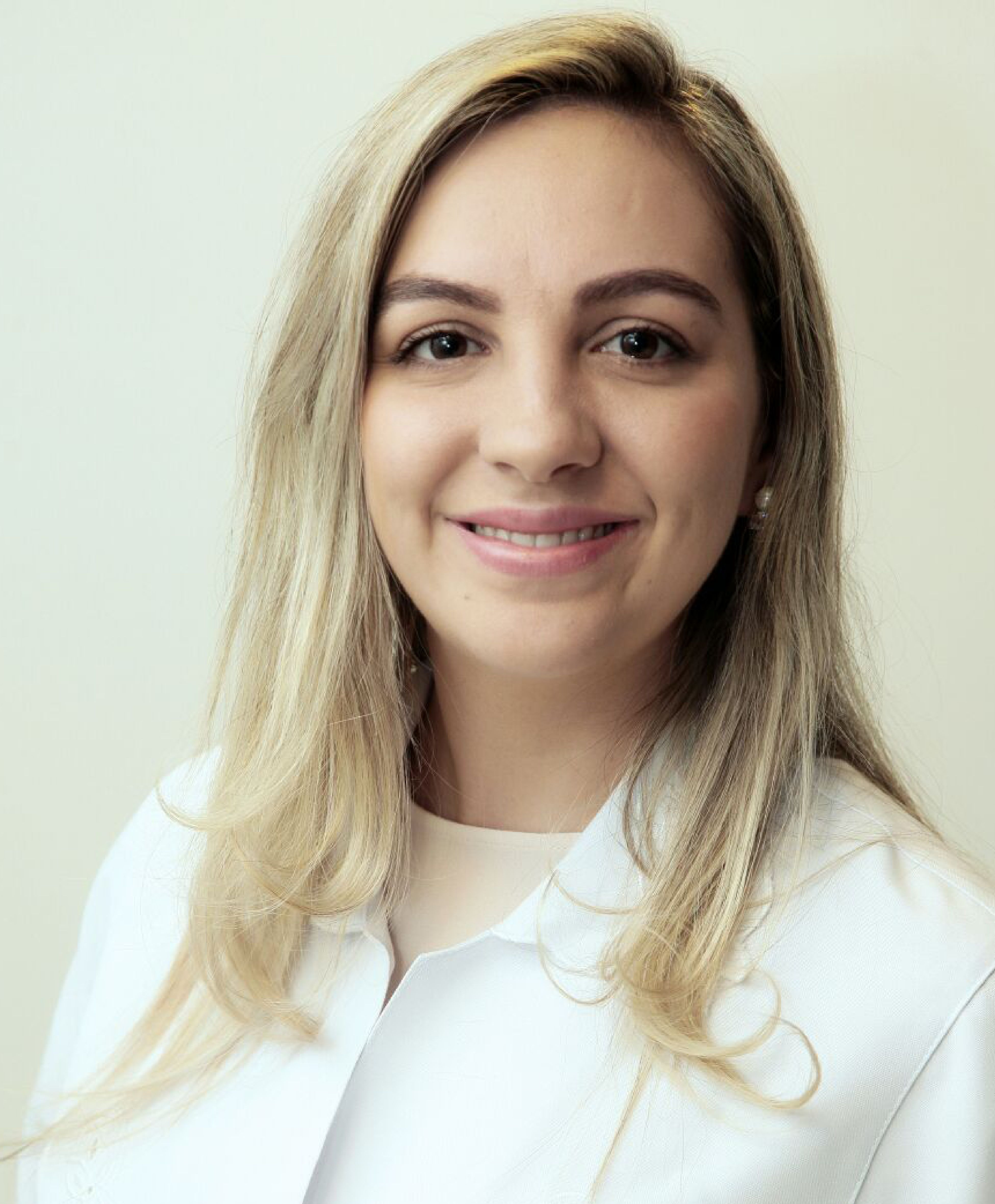 Foto da Dra. Isabella